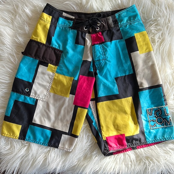Volcom board shorts - Picture 2 of 8